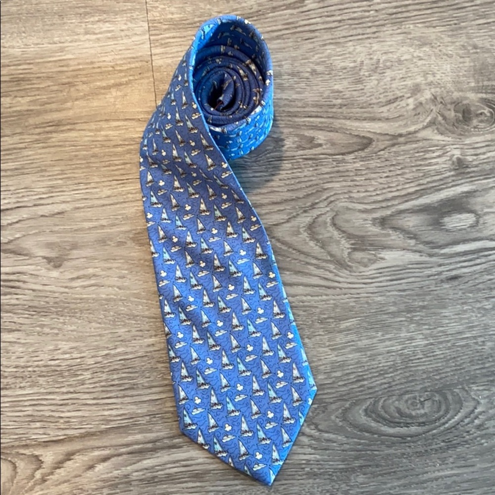Vineyard vines tie